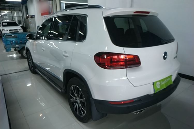 Used Volkswagen Tiguan 2013 1.8 TSI Automatic All-Wheel Drive Luxury Model Rear Left 45 Deg