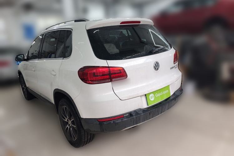 Used Volkswagen Tiguan 2013 1.8 TSI Automatic All-Wheel Drive Luxury Model Rear Left 45 Deg