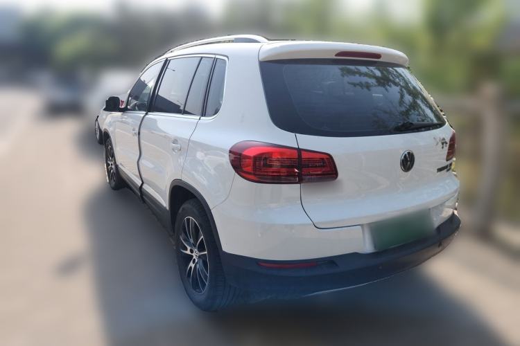 Used Volkswagen Tiguan 2013 1.8 TSI Automatic All-Wheel Drive Luxury Model Rear Left 45 Deg