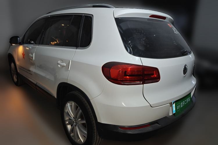 Used Volkswagen Tiguan 2013 1.8 TSI Automatic All-Wheel Drive Luxury Model Rear Left 45 Deg