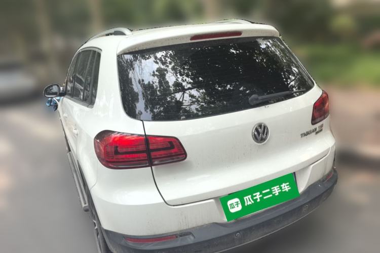 Used Volkswagen Tiguan 2013 1.8 TSI Automatic All-Wheel Drive Luxury Model Rear Left 45 Deg