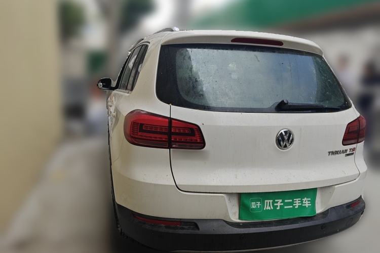 Used Volkswagen Tiguan 2013 1.8 TSI Automatic All-Wheel Drive Luxury Model Rear Left 45 Deg