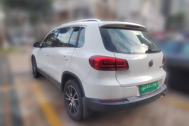 Used Volkswagen Tiguan 2013 1.8 TSI Automatic All-Wheel Drive Luxury Model Rear Left 45 Deg