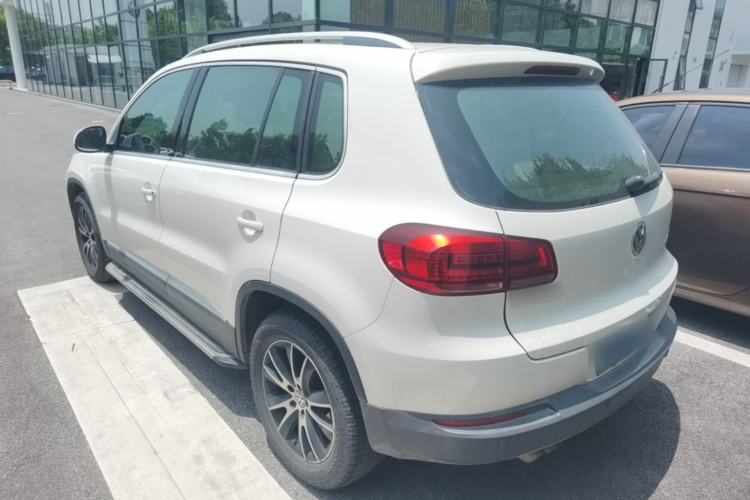 Used Volkswagen Tiguan 2013 1.8 TSI Automatic All-Wheel Drive Luxury Model Rear Left 45 Deg