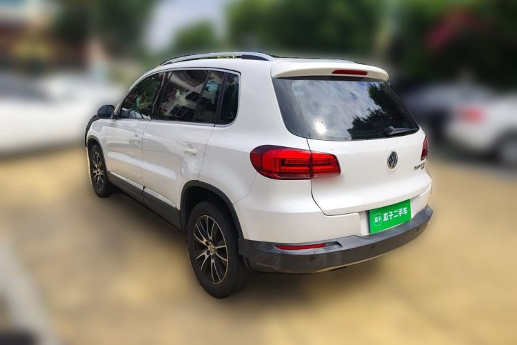 Used Volkswagen Tiguan 2013 1.8 TSI Automatic All-Wheel Drive Luxury Model Rear Left 45 Deg