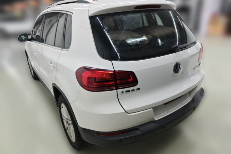 Used Volkswagen Tiguan 2013 1.8 TSI Automatic All-Wheel Drive Luxury Model Rear Left 45 Deg