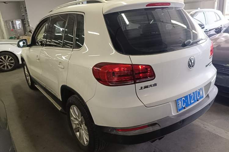 Used Volkswagen Tiguan 2013 2.0 TSI Automatic All-Wheel Drive Luxury Edition Rear Left 45 Deg