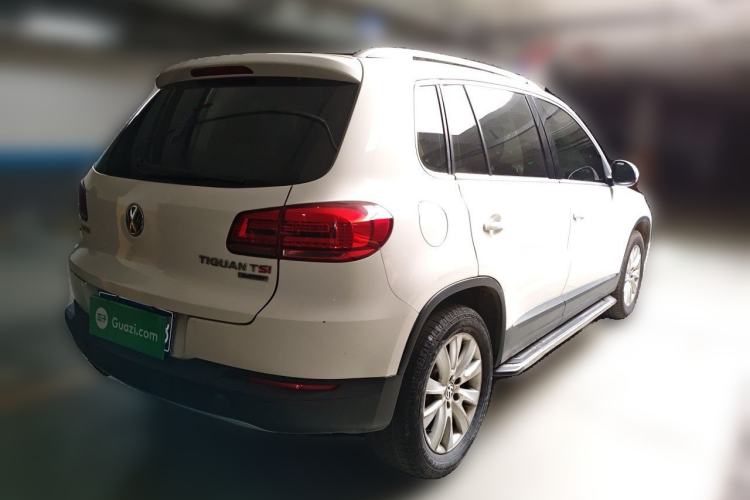 Used Volkswagen Tiguan 2013 1.8 TSI Automatic All-Wheel Drive Luxury Model Rear Right 45 Deg