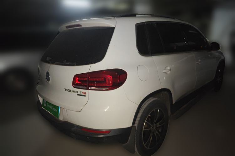 Used Volkswagen Tiguan 2013 1.8 TSI Automatic All-Wheel Drive Luxury Model Rear Right 45 Deg