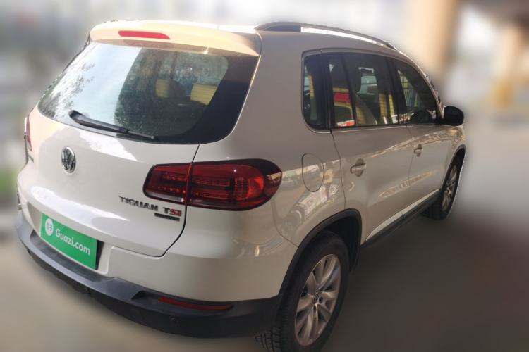Used Volkswagen Tiguan 2013 1.8 TSI Automatic All-Wheel Drive Luxury Model Rear Right 45 Deg