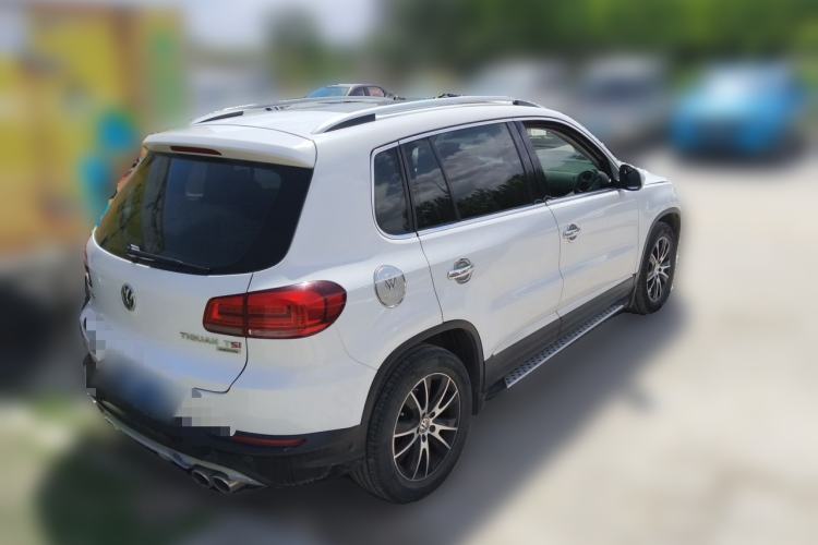 Used Volkswagen Tiguan 2013 1.8 TSI Automatic All-Wheel Drive Luxury Model Rear Right 45 Deg