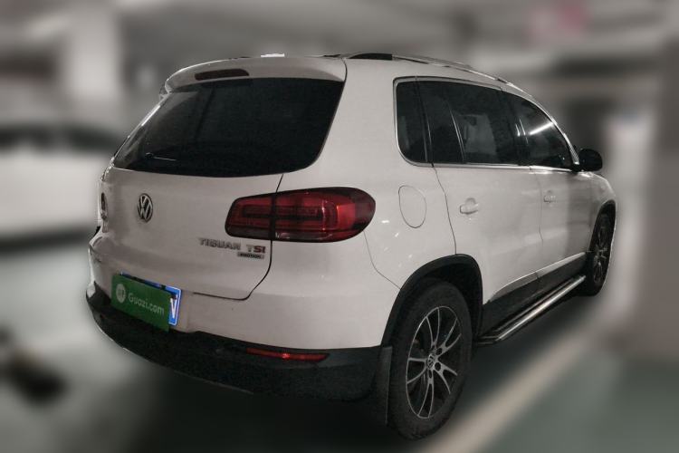 Used Volkswagen Tiguan 2013 1.8 TSI Automatic All-Wheel Drive Luxury Model Rear Right 45 Deg