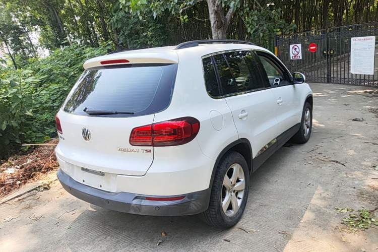Used Volkswagen Tiguan 2013 1.8 TSI Automatic Two-Wheel Drive Comfort Edition Rear Right 45 Deg