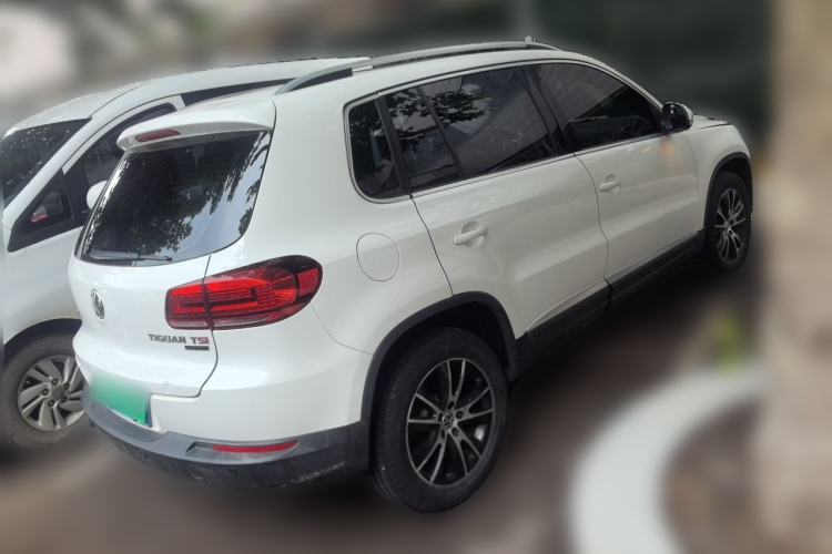 Used Volkswagen Tiguan 2013 1.8 TSI Automatic All-Wheel Drive Luxury Model Rear Right 45 Deg