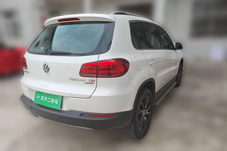Used Volkswagen Tiguan 2013 1.8 TSI Automatic All-Wheel Drive Luxury Model Rear Right 45 Deg