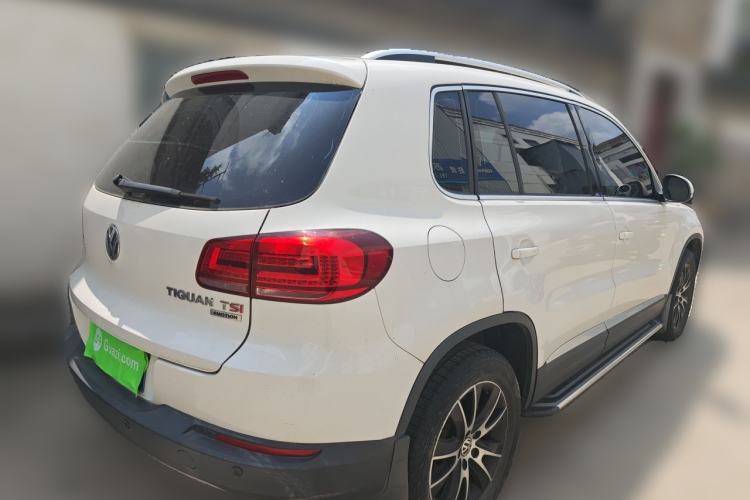 Used Volkswagen Tiguan 2013 1.8 TSI Automatic All-Wheel Drive Luxury Model Rear Right 45 Deg