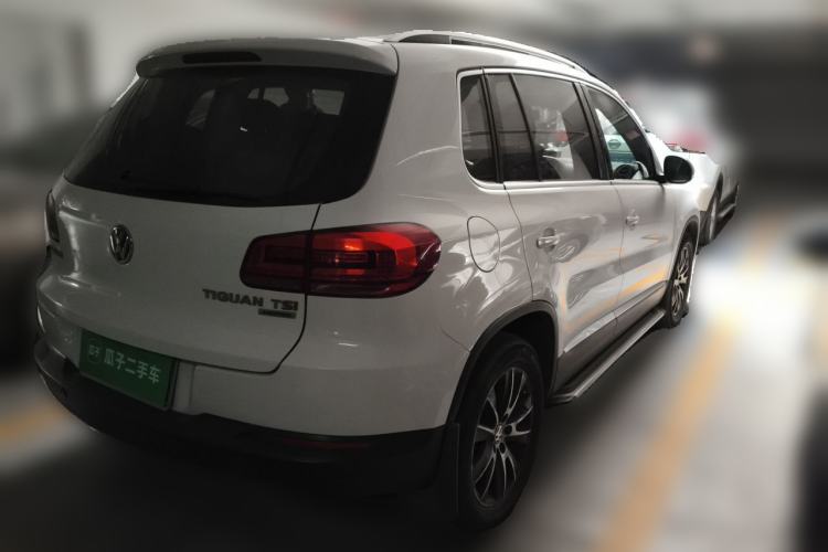 Used Volkswagen Tiguan 2013 1.8 TSI Automatic All-Wheel Drive Luxury Model Rear Right 45 Deg