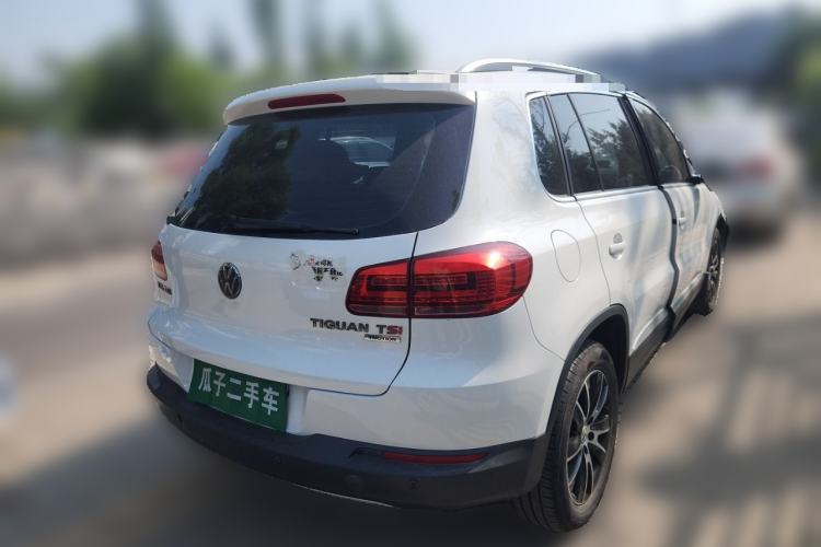 Used Volkswagen Tiguan 2013 1.8 TSI Automatic All-Wheel Drive Luxury Model Rear Right 45 Deg