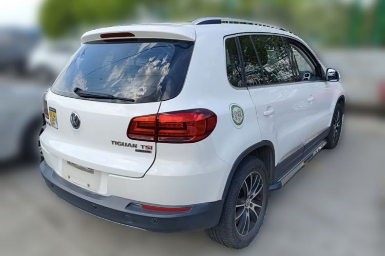 Used Volkswagen Tiguan 2013 1.8 TSI Automatic All-Wheel Drive Luxury Model Rear Right 45 Deg