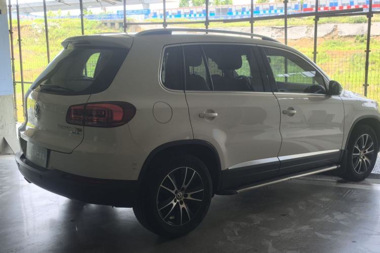 Used Volkswagen Tiguan 2013 1.8 TSI Automatic All-Wheel Drive Luxury Model Rear Right 45 Deg
