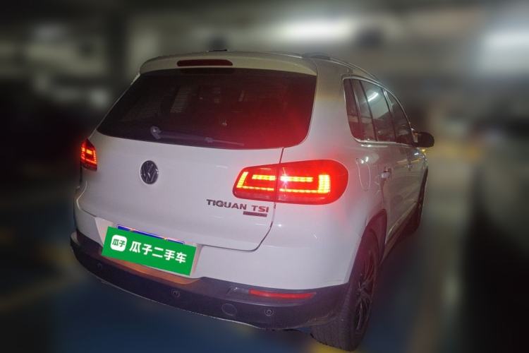 Used Volkswagen Tiguan 2013 1.8 TSI Automatic All-Wheel Drive Luxury Model Rear Right 45 Deg