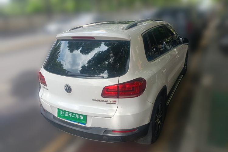 Used Volkswagen Tiguan 2013 1.8 TSI Automatic All-Wheel Drive Luxury Model Rear Right 45 Deg
