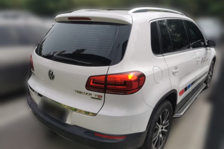 Used Volkswagen Tiguan 2013 1.8 TSI Automatic All-Wheel Drive Luxury Model Rear Right 45 Deg