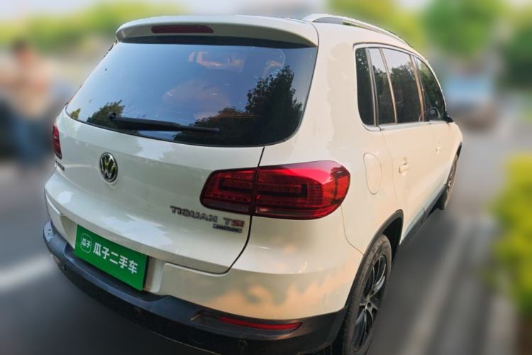 Used Volkswagen Tiguan 2013 1.8 TSI Automatic All-Wheel Drive Luxury Model Rear Right 45 Deg