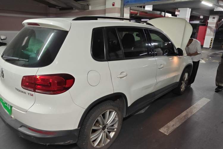 Used Volkswagen Tiguan 2013 1.8 TSI Automatic Two-Wheel Drive Comfort Edition Rear Right 45 Deg