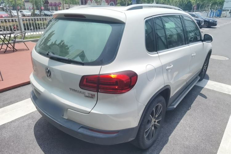 Used Volkswagen Tiguan 2013 1.8 TSI Automatic All-Wheel Drive Luxury Model Rear Right 45 Deg