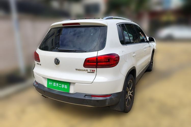 Used Volkswagen Tiguan 2013 1.8 TSI Automatic All-Wheel Drive Luxury Model Rear Right 45 Deg