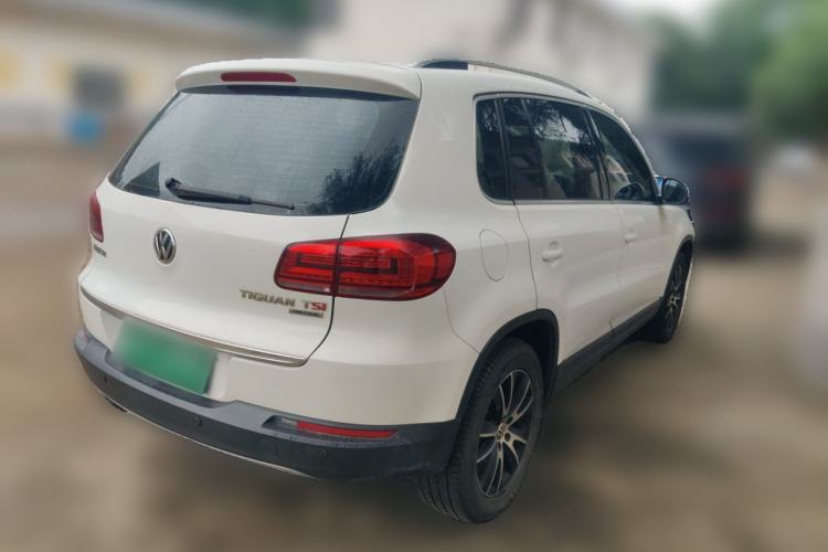 Used Volkswagen Tiguan 2013 1.8 TSI Automatic All-Wheel Drive Luxury Model Rear Right 45 Deg