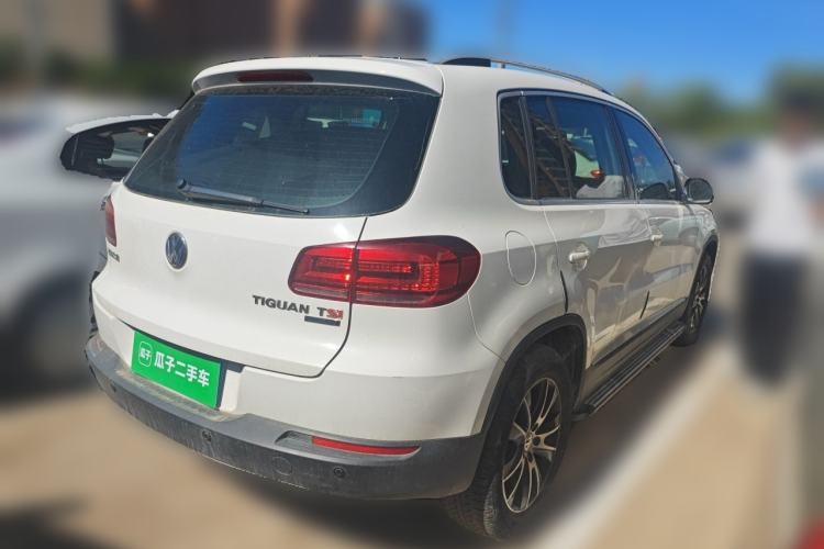 Used Volkswagen Tiguan 2013 1.8 TSI Automatic All-Wheel Drive Luxury Model Rear Right 45 Deg