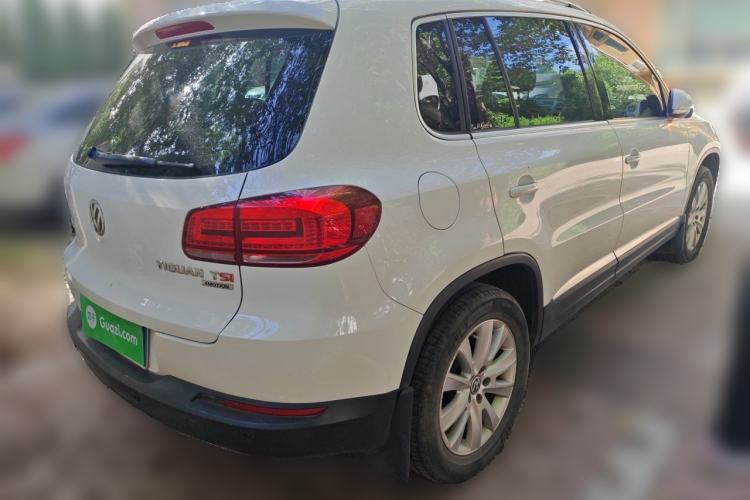 Used Volkswagen Tiguan 2013 1.8 TSI Automatic All-Wheel Drive Luxury Model Rear Right 45 Deg