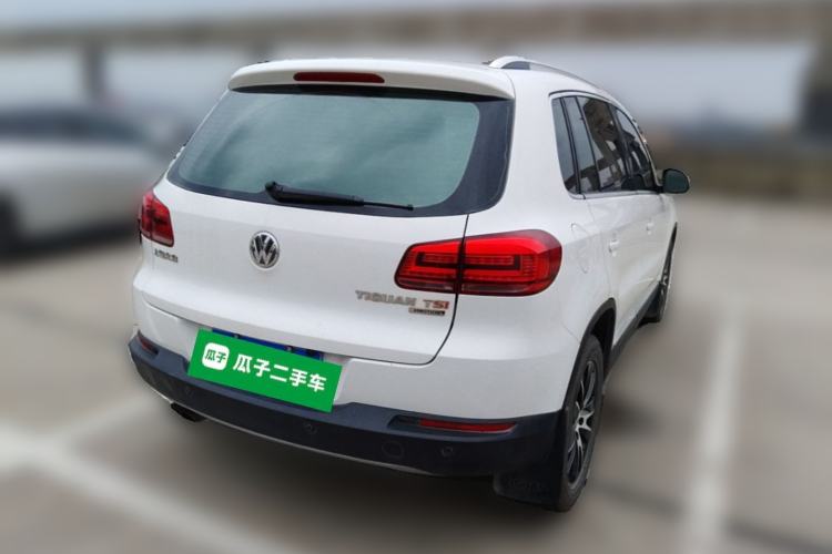 Used Volkswagen Tiguan 2013 1.8 TSI Automatic All-Wheel Drive Luxury Model Rear Right 45 Deg