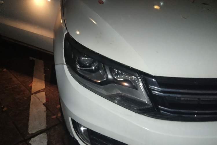 Used Volkswagen Tiguan 2013 1.8TSI Automatic Two-Wheel Drive Luxury Model Right Front Headlight