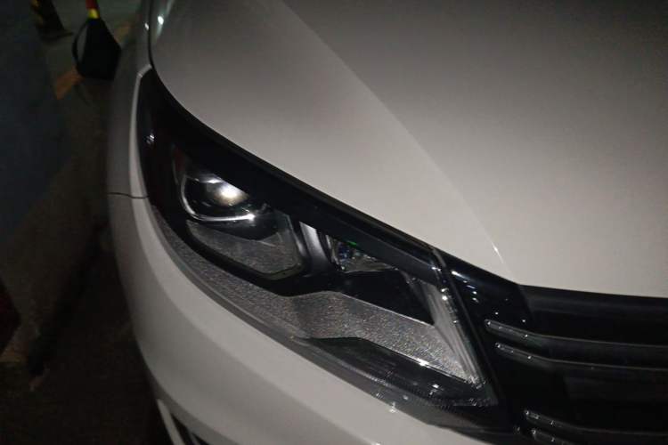 Used Volkswagen Tiguan 2013 1.8TSI Automatic Two-Wheel Drive Luxury Model Right Front Headlight