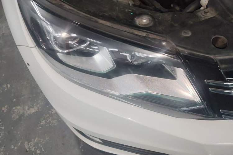 Used Volkswagen Tiguan 2013 1.8 TSI Automatic Two-Wheel Drive Comfort Edition Right Front Headlight