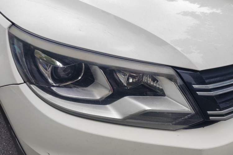 Used Volkswagen Tiguan 2013 1.8TSI Automatic Two-Wheel Drive Trend Edition Right Front Headlight