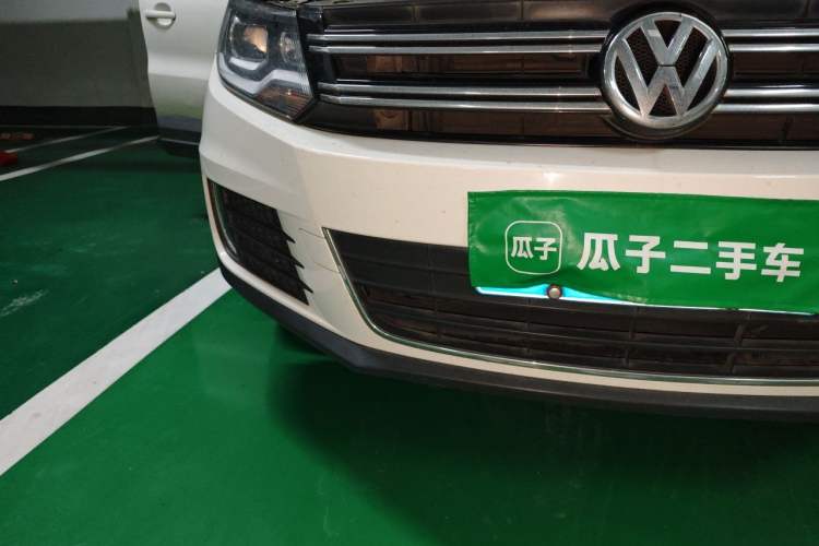 Used Volkswagen Tiguan 2013 1.8 TSI Automatic Two-Wheel Drive Comfort Edition Right Front Headlight