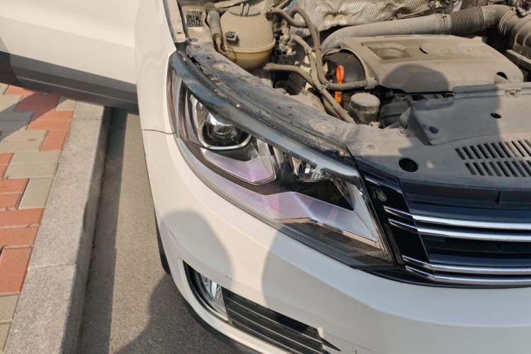 Used Volkswagen Tiguan 2013 1.8 TSI Automatic Two-Wheel Drive Comfort Edition Right Front Headlight