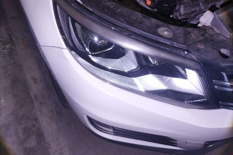Used Volkswagen Tiguan 2013 1.8TSI Automatic Two-Wheel Drive Luxury Model Right Front Headlight