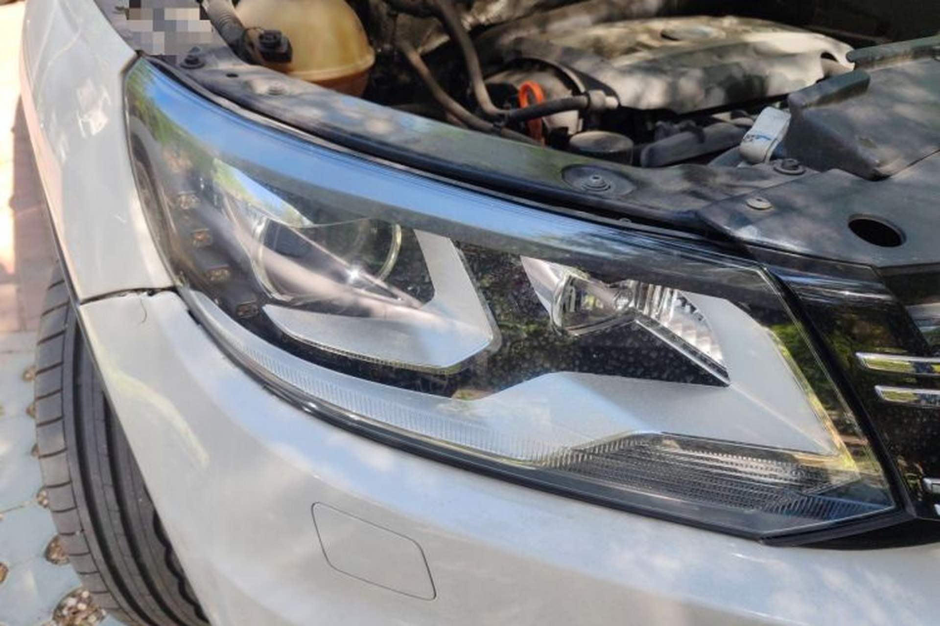 Used Volkswagen Tiguan 2013 2.0 TSI Automatic All-Wheel-Drive Flagship Edition Right Front Headlight