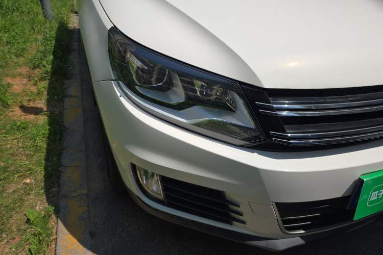 Used Volkswagen Tiguan 2013 1.8 TSI Automatic Two-Wheel Drive Comfort Edition Right Front Headlight