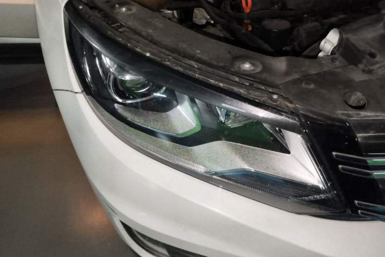 Used Volkswagen Tiguan 2013 1.8TSI Automatic Two-Wheel Drive Luxury Model Right Front Headlight