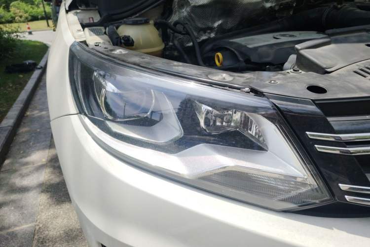 Used Volkswagen Tiguan 2013 1.8TSI Automatic Two-Wheel Drive Trend Edition Right Front Headlight