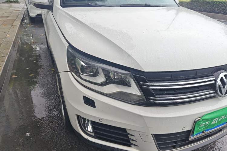 Used Volkswagen Tiguan 2013 2.0 TSI Automatic All-Wheel-Drive Flagship Edition Right Front Headlight