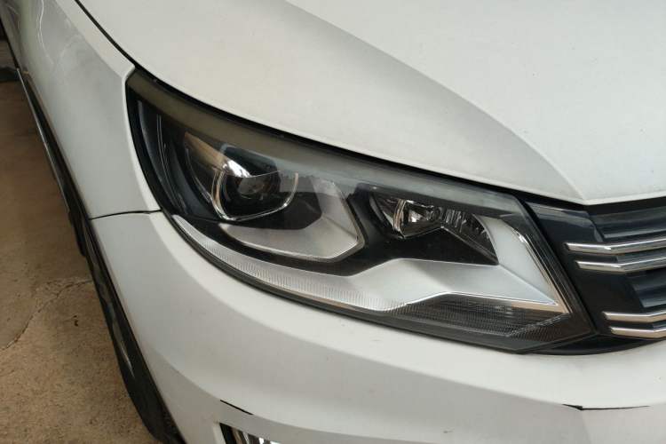 Used Volkswagen Tiguan 2013 1.8TSI Automatic Two-Wheel Drive Trend Edition Right Front Headlight