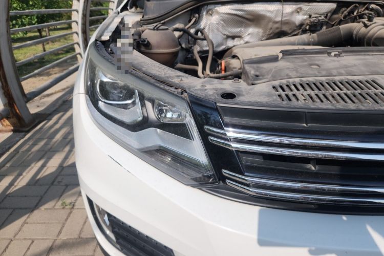 Used Volkswagen Tiguan 2013 1.8 TSI Automatic All-Wheel Drive Luxury Model Right Front Headlight