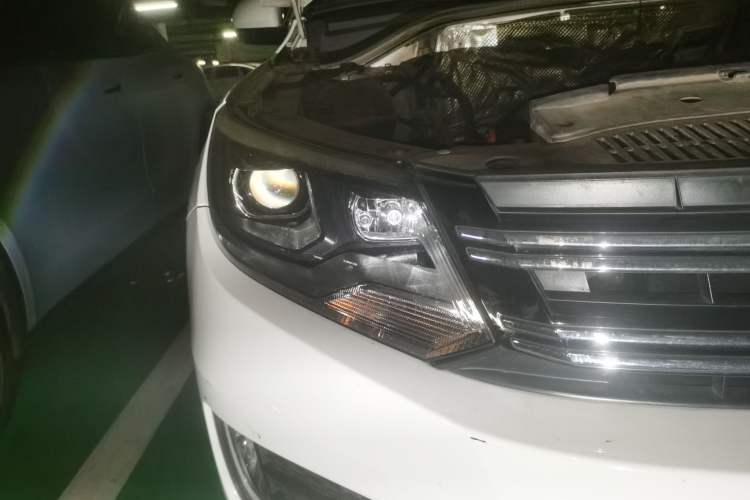 Used Volkswagen Tiguan 2013 1.8TSI Automatic Two-Wheel Drive Trend Edition Right Front Headlight